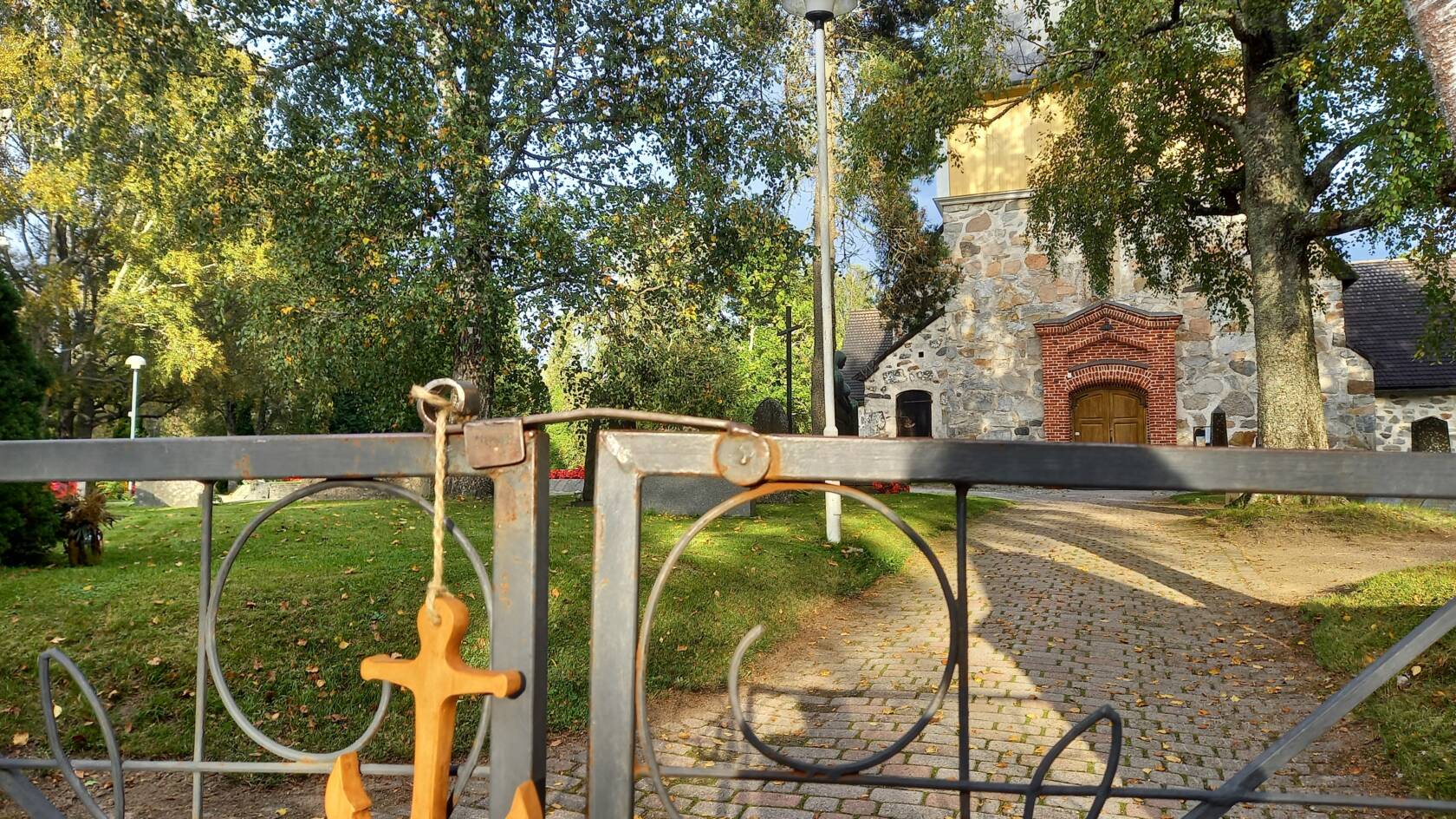 Kalannin kirkko ja ankkuri